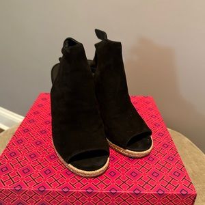 Tory Burch Raya 110mm Wedge Lancaster Suede